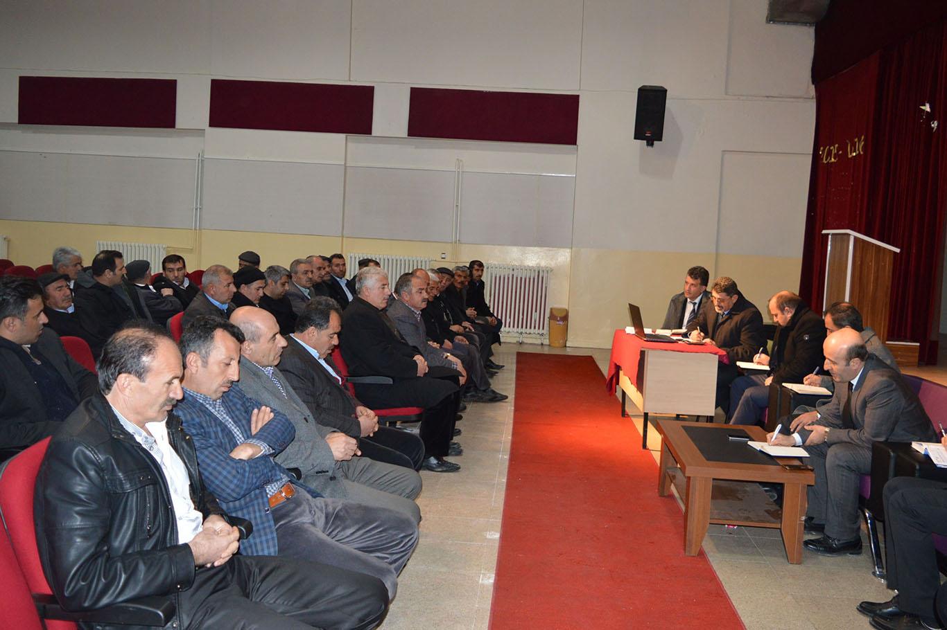 VEDAŞ ile VEPSAŞ muhtarlarla bir araya geldi VEDAŞ ile VEPSAŞ muhtarlarla bir araya geldi